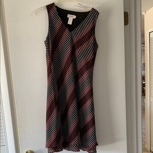 Red and Pink Midi Sheath Dress with Sleeveless Design and V-neck